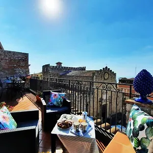 https://casa-carla-al-duomo.taorminaitalyhotels.com