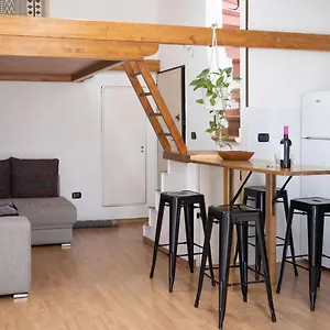 https://moon-house.hotelsalgherosardinia.com