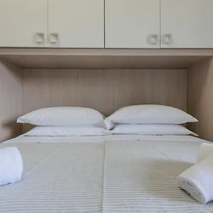 https://residenza-eres-eur.it-romehotels.com